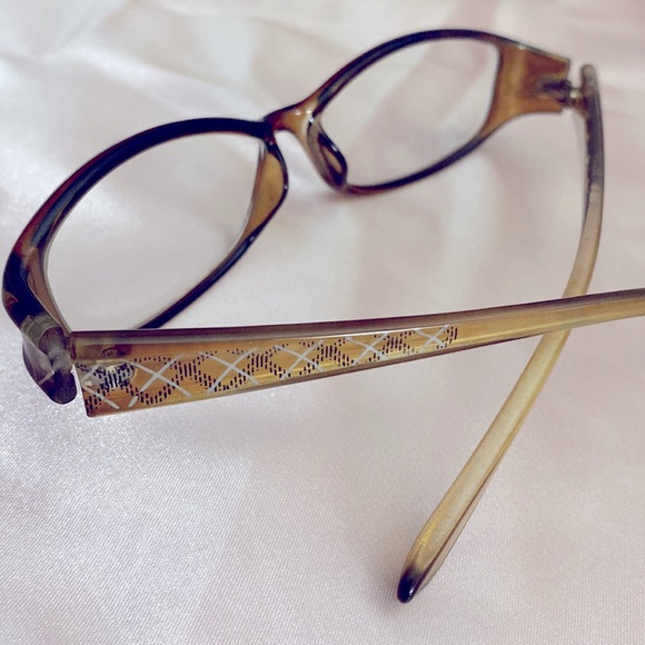 Oval Shaped Eyeglasses - Picture 3 of 4
